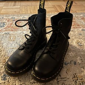 Black leather doc martens size 5 brand new whore them once